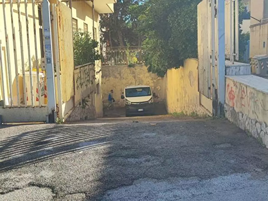 Immagine 4 di Magazzino in vendita  in Via Bartololongo, 333 a Napoli