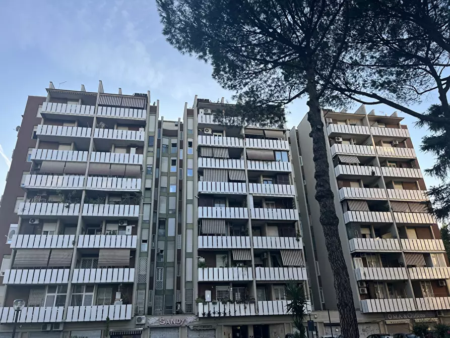 Immagine 3 di Appartamento in vendita  in Via del Forte Tiburtino, 160 a Roma