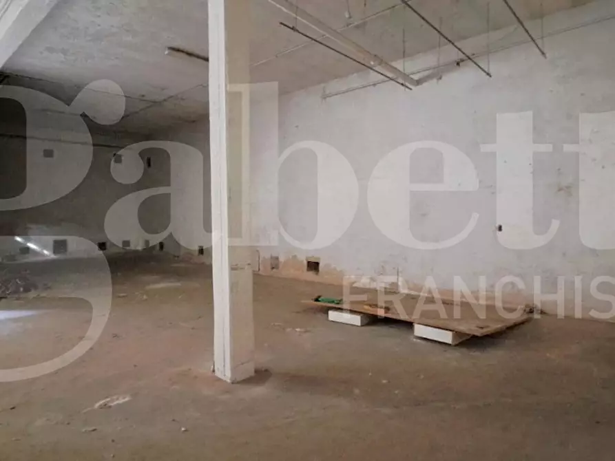 Immagine 7 di Magazzino in vendita  in Via Corigliano Calabro, 27 a Roma