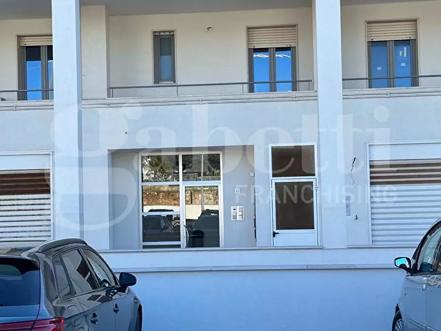 Immagine 1 di Ufficio in vendita  in Via Monte sarago a Ostuni