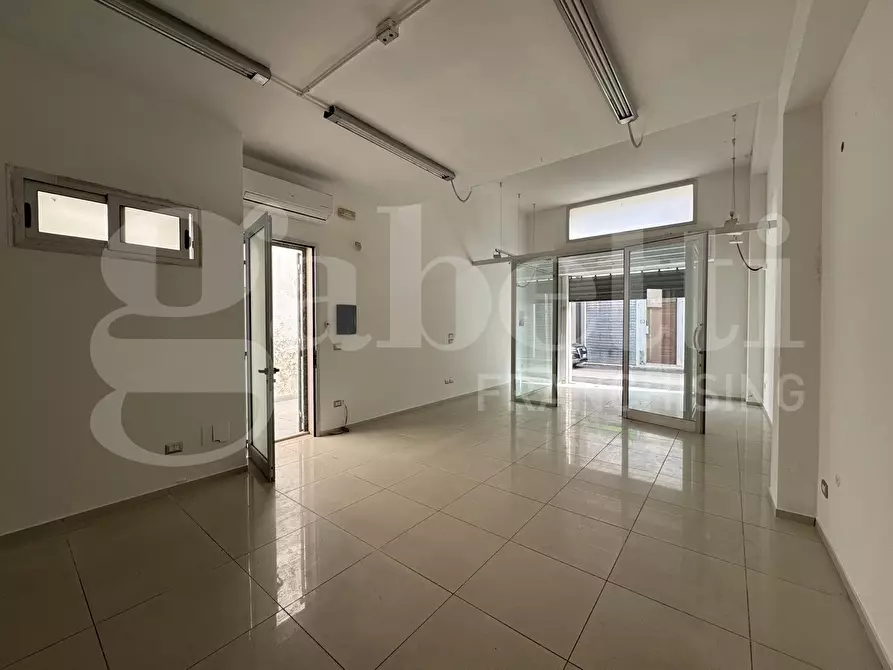 Immagine 3 di Negozio in affitto  in Via Garibaldi, 35 a Porto Cesareo