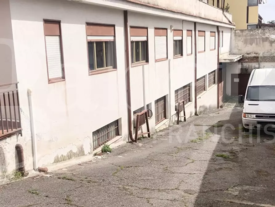 Immagine 2 di Magazzino in vendita  in Via Giacomo Leopardi, 21 a Gravina Di Catania