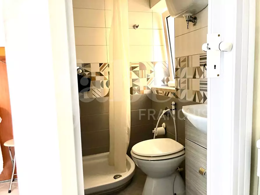 Immagine 24 di Palazzo in vendita  in Via Indipendenza, 352 a Gaeta