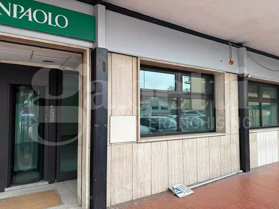 Immagine 2 di Negozio in vendita  in Via LAMA, 23 a Rieti