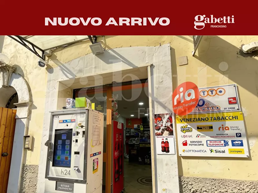 Immagine 1 di Negozio in vendita  in Via Indipendenza, 224 a Gaeta