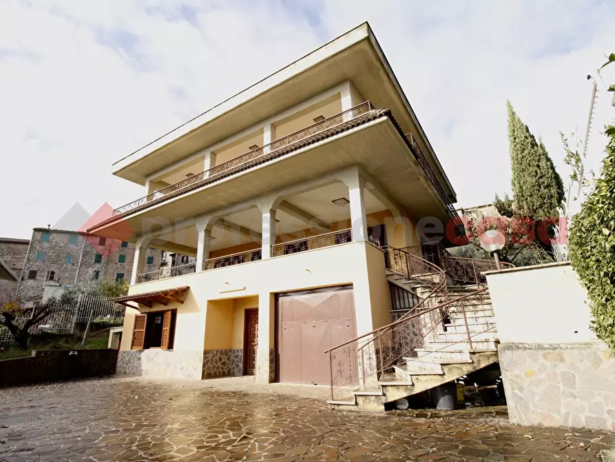 Immagine 3 di Villa in vendita  in Via Santa Maria De Mattias, 54 a Acuto