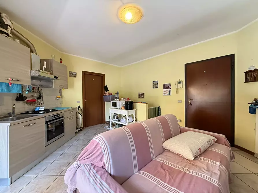 Immagine 5 di Appartamento in vendita  in Via Parini, 7 a Rovato