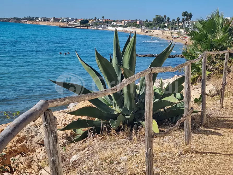 Immagine 21 di Villa in vendita  in Via Pico della Mirandola a Avola