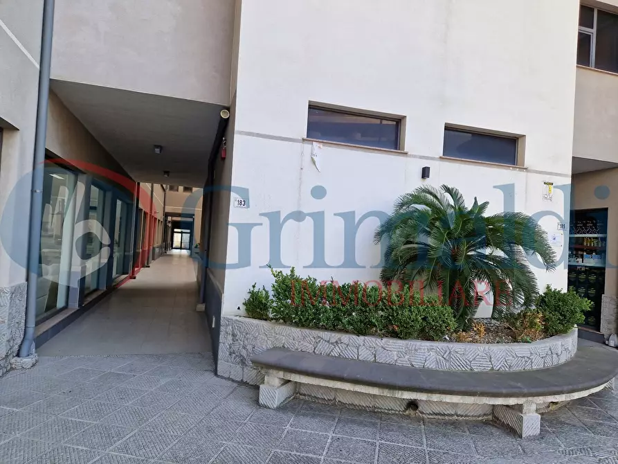 Immagine 2 di Negozio in vendita  in Via Adolfo Celi, 183 a Messina