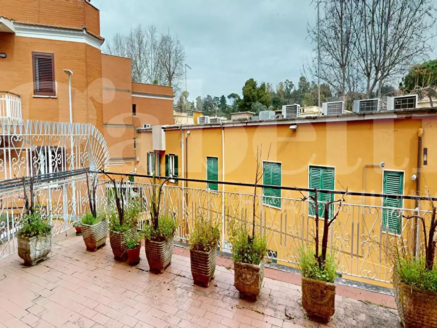 Immagine 39 di Appartamento in vendita  in Via Bibbona, 5 a Roma