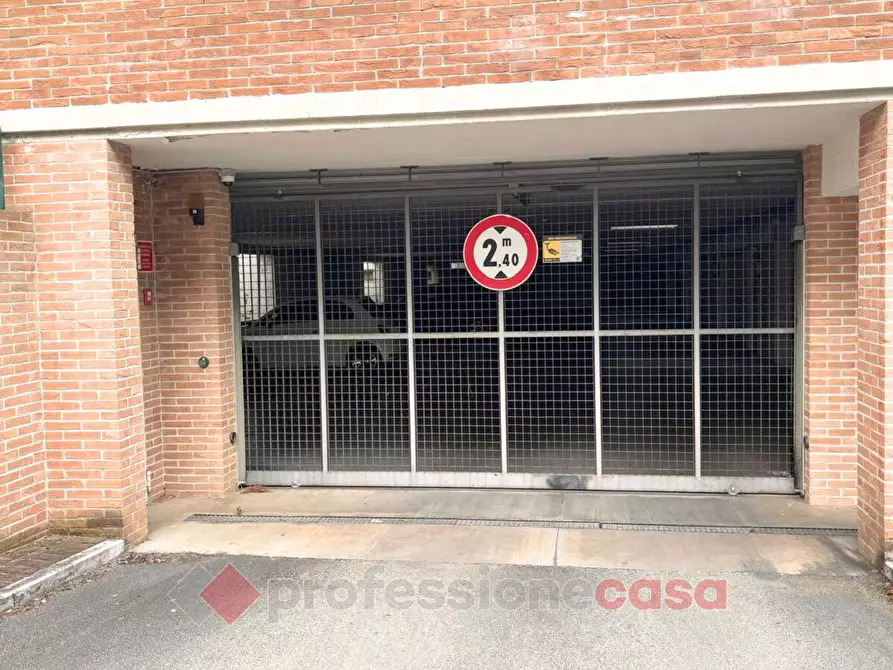 Immagine 4 di Box auto in vendita  in Via Betti a Perugia