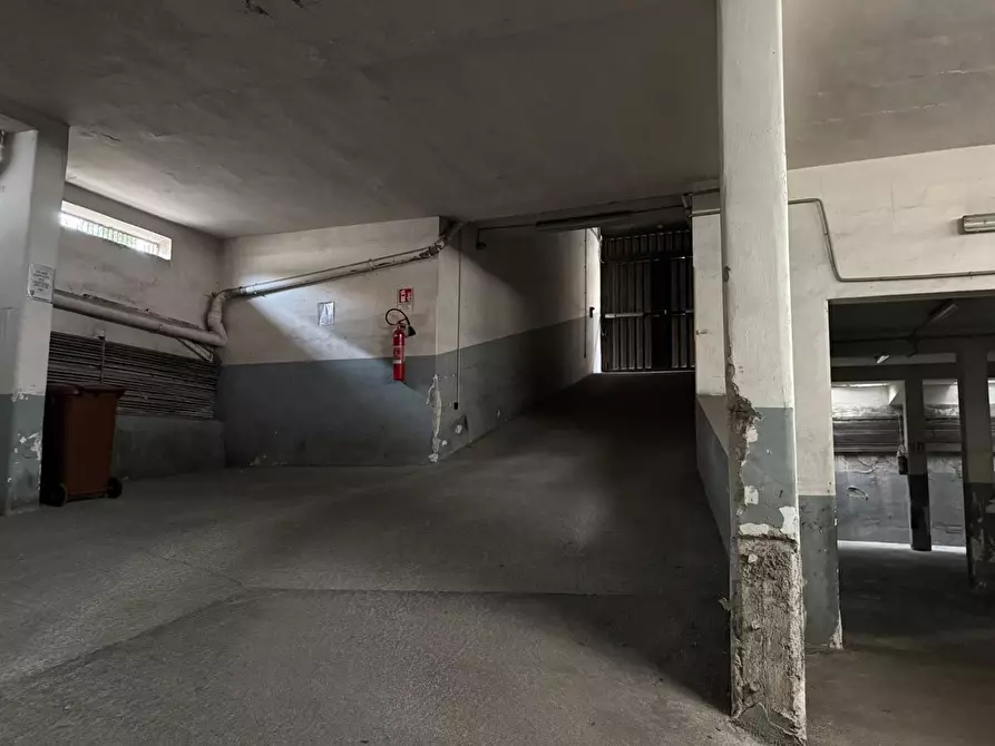 Immagine 12 di Box auto in vendita  in Via San Giorgio Vecchio, 105 a San Giorgio A Cremano