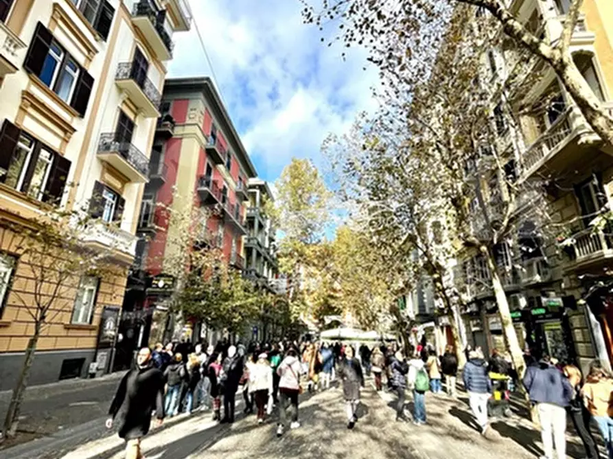 Immagine 3 di Negozio in vendita  in Via Annella di Massimo a Napoli