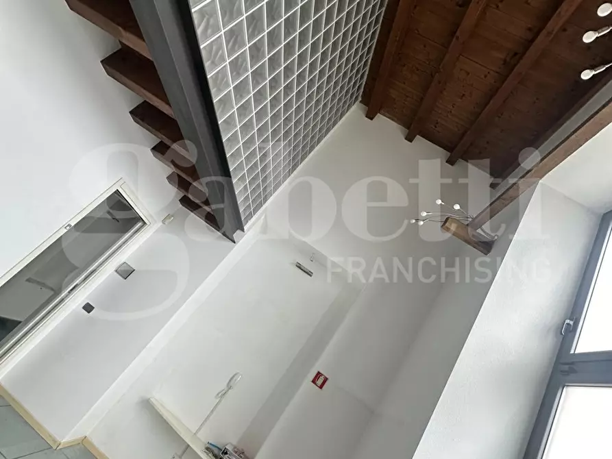 Immagine 10 di Attività commerciale in affitto  in Via Roma, 20 a Albese Con Cassano