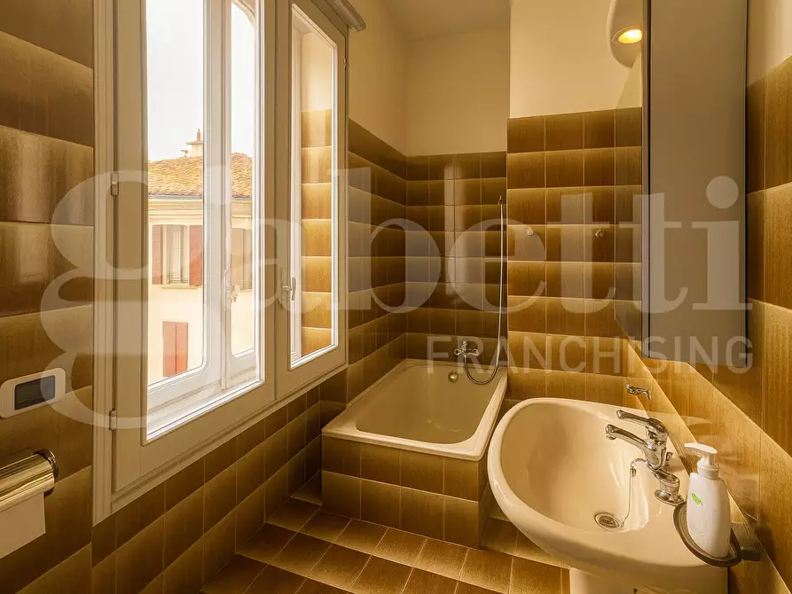 Immagine 12 di Appartamento in vendita  in Via Vittorio Emanuele II, 18 a Chieri