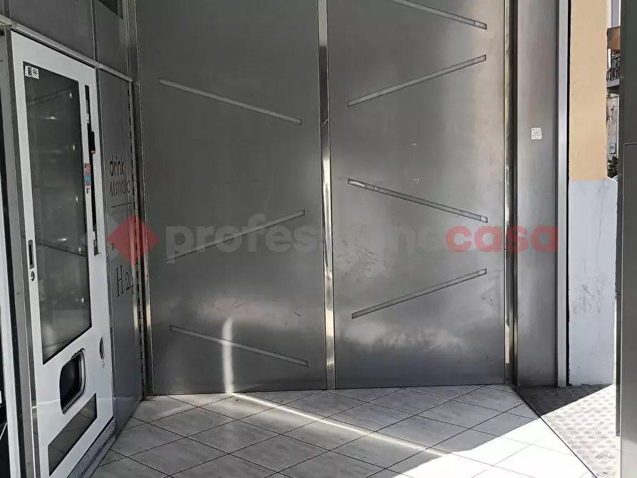 Immagine 11 di Negozio in vendita  in Via muratori, 28 a Reggio Di Calabria