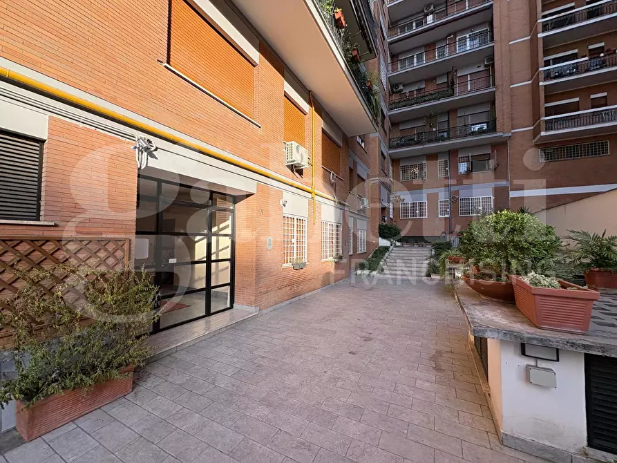 Immagine 41 di Appartamento in vendita  in Via Carlo Pascal, 10 a Roma