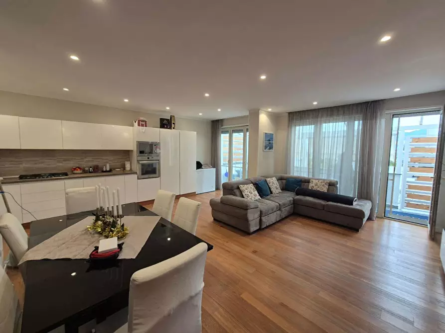 Immagine 14 di Multiproprietà in vendita  in Via Gambardella, 39/c a Torre Annunziata