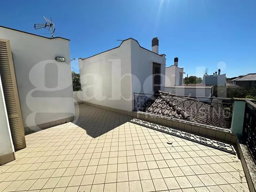 Immagine 31 di Casa trifamiliare in vendita  in Via lungomare tor san lorenzo, 57 a Ardea