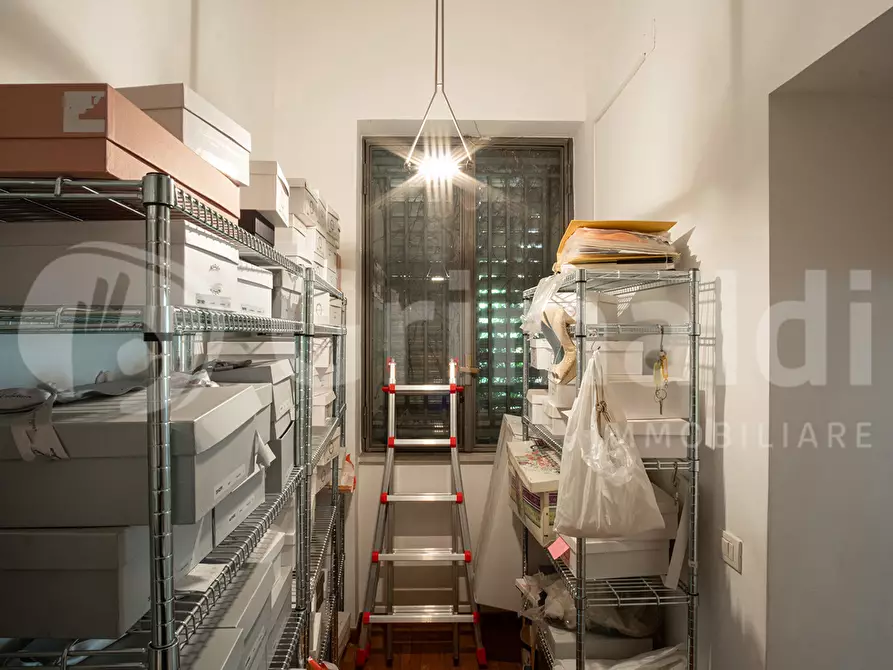 Immagine 27 di Negozio in vendita  in Piazza Annunziata, 12 a Marigliano