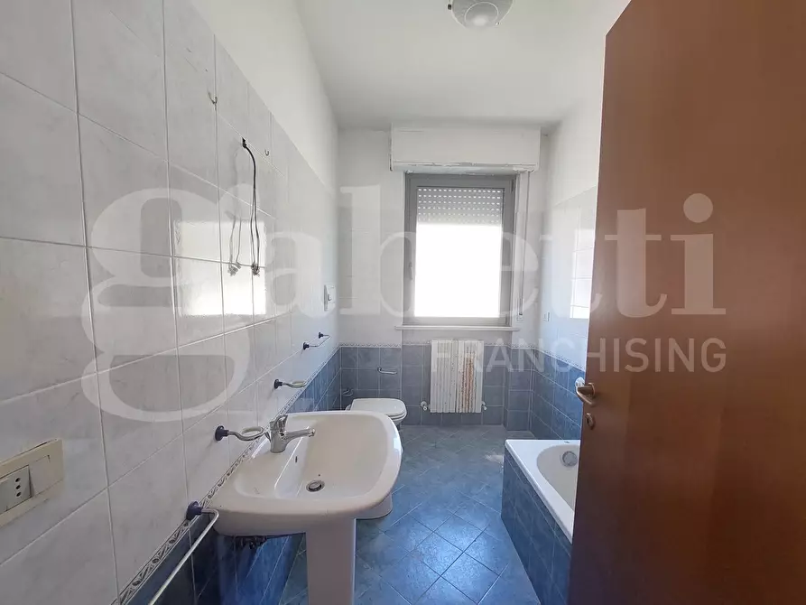 Immagine 27 di Palazzo in vendita  in Via Cesare Battisti, 163 a Alba Adriatica