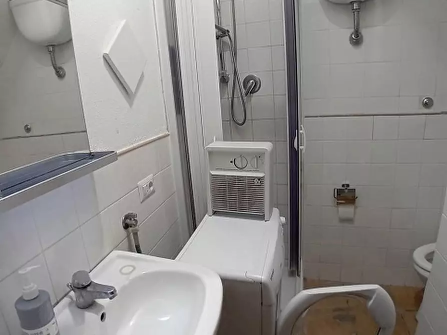 Immagine 9 di Appartamento in affitto  in Via Santa Maria Apparente a Napoli