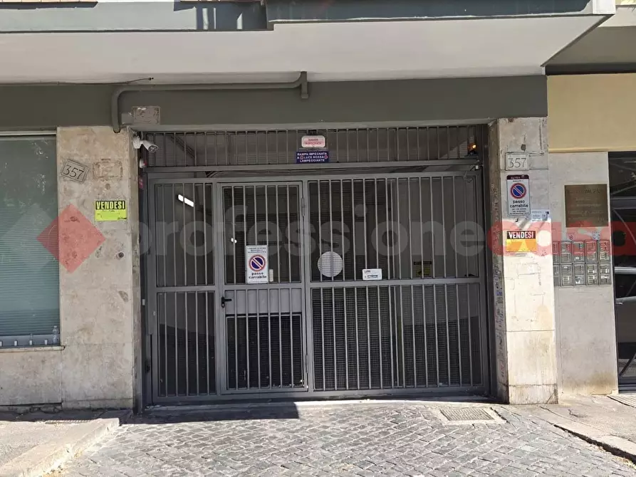 Immagine 10 di Box auto in vendita  in Via Cherso, 26 a Roma