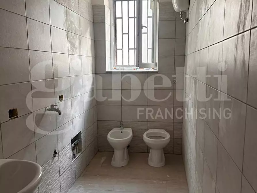 Immagine 6 di Negozio in affitto  in Via Vittorio Veneto, 7 a Torre Annunziata