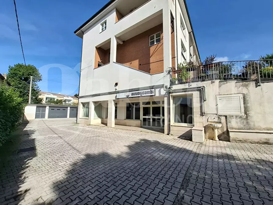 Immagine 7 di Negozio in affitto  in Via Zotone, 45 a Atina