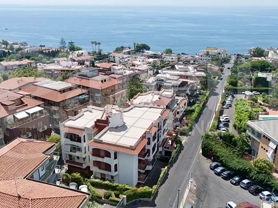 Immagine 1 di Appartamento in vendita  in Via Mollica, 51 a Aci Castello