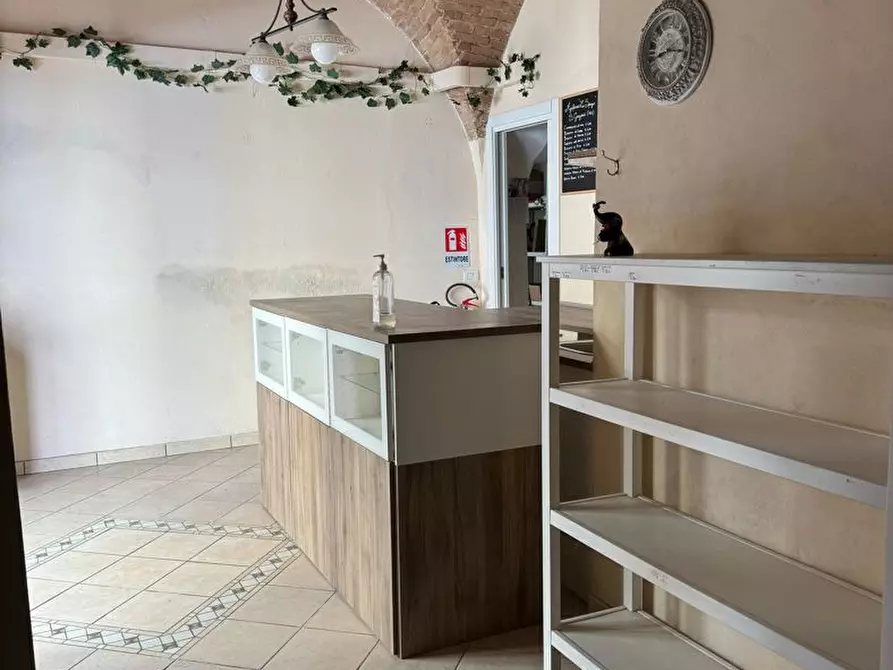 Immagine 10 di Attività commerciale in vendita  in Via ARNIENSE, 43 a Chieti