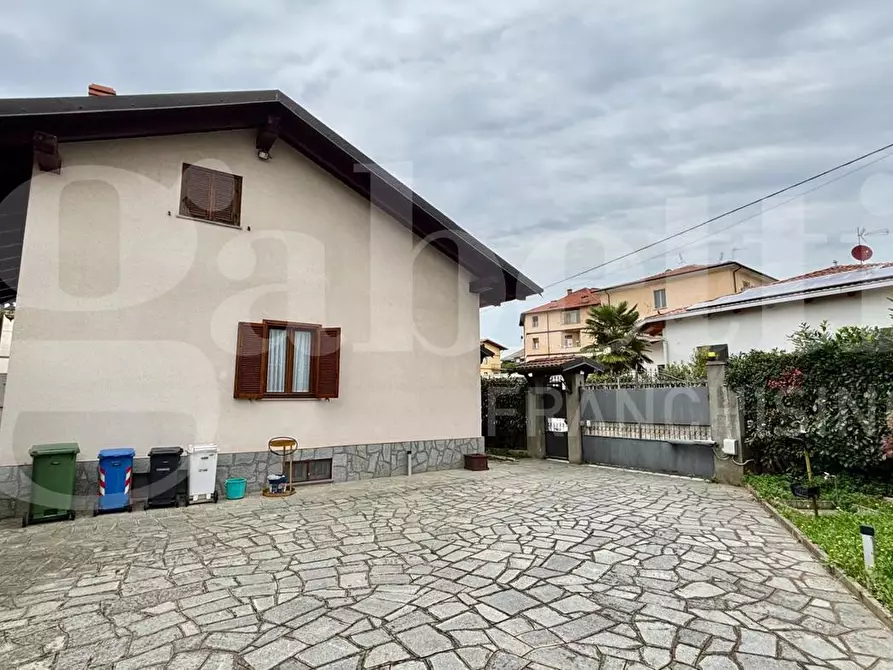 Immagine 32 di Villa in vendita  in Via Bellini a Orbassano