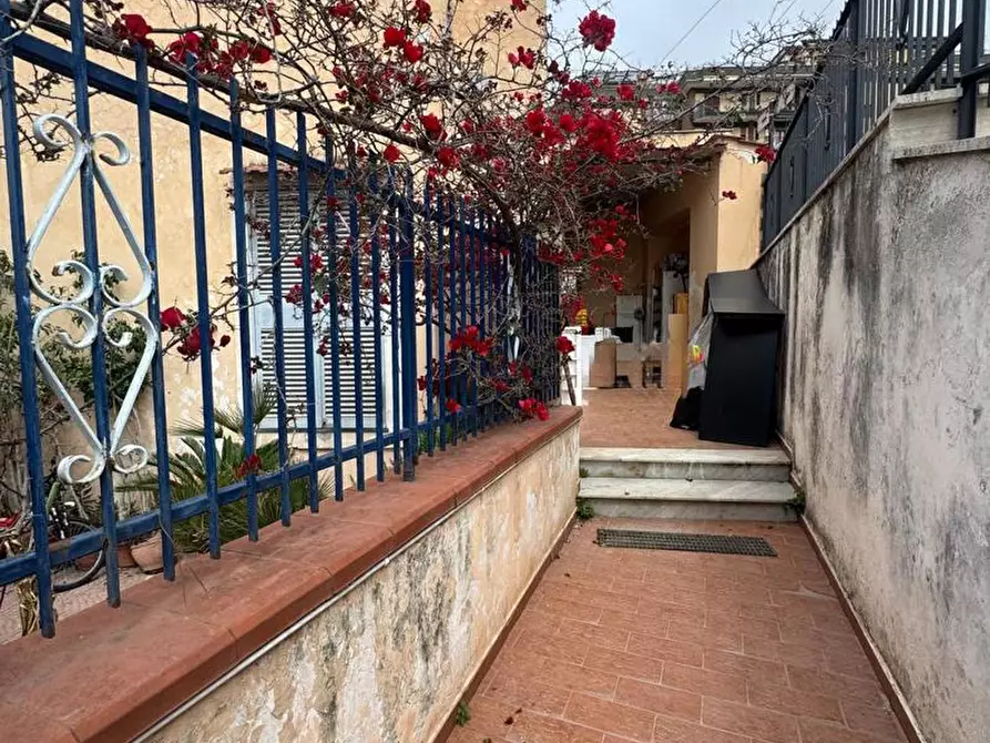 Immagine 29 di Appartamento in vendita  in Via Cupa San Pietro, 11 a Torre Del Greco