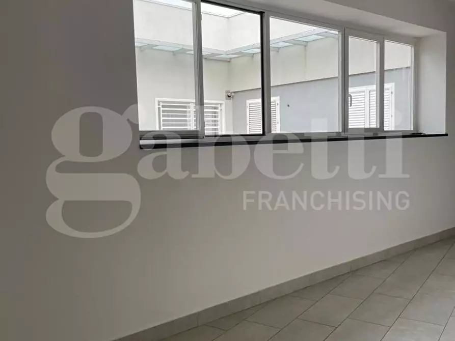 Immagine 6 di Appartamento in vendita  in Via nazionale appia a Curti