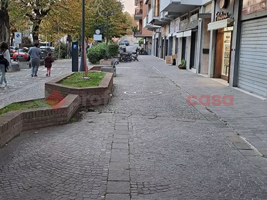 Immagine 2 di Attività commerciale in vendita  in Viale Regina Margherita, 76 a Anagni