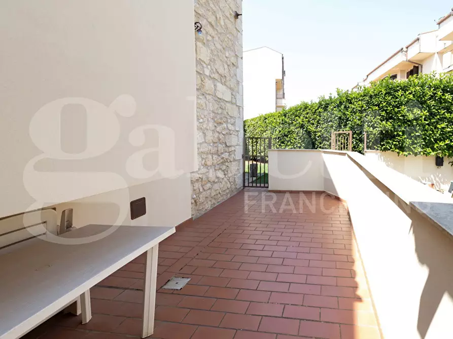 Immagine 37 di Villa in vendita  in Via Livatino, 18 a Ragusa