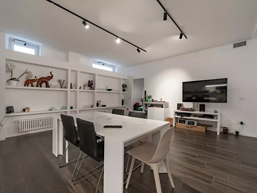 Immagine 11 di Loft/Open space in vendita  in Via Washington, 81 a Milano