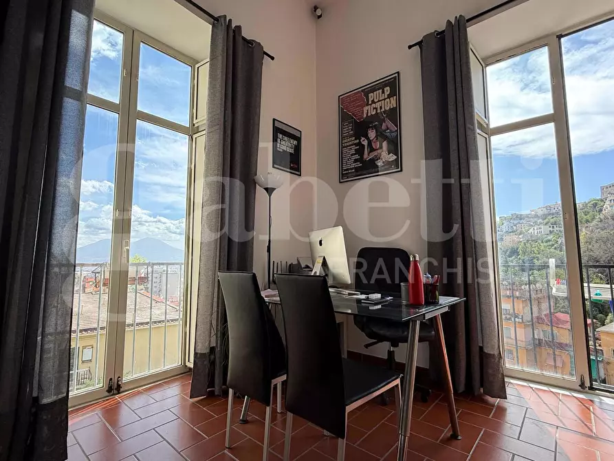 Immagine 2 di Appartamento in vendita  in Via Girolamo Santa Croce, 15 a Napoli