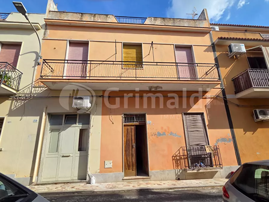 Immagine 1 di Casa indipendente in vendita  in Via Locatelli a Avola