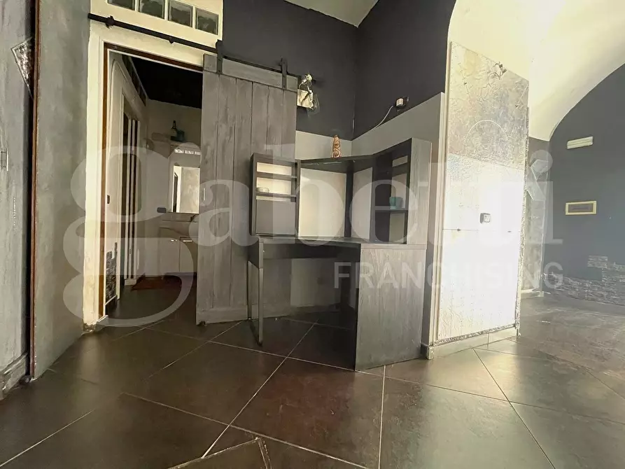 Immagine 10 di Negozio in affitto  in Via Duomo, s.n.c. a Gaeta