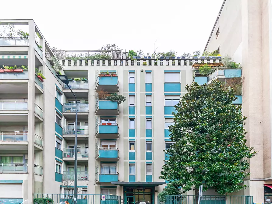 Immagine 11 di Appartamento in affitto  in Via moise loirÃ  a Milano