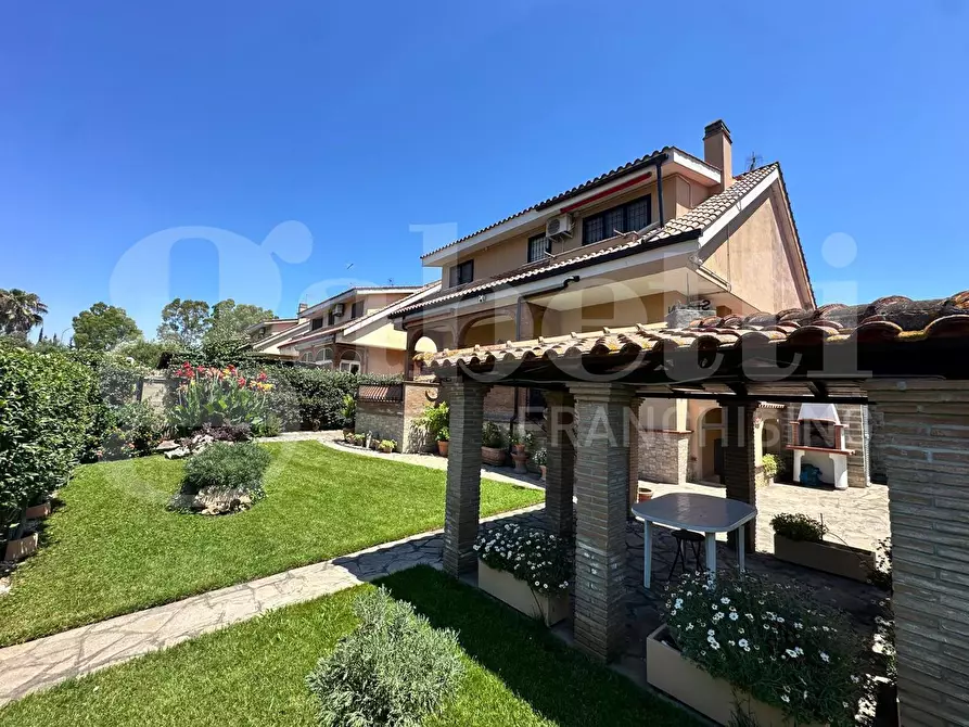 Immagine 2 di Casa bifamiliare in vendita  in Viale corona boreale, 150 a Ardea