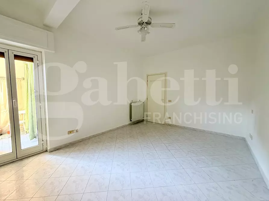 Immagine 12 di Appartamento in vendita  in Via Aurelia a Loano