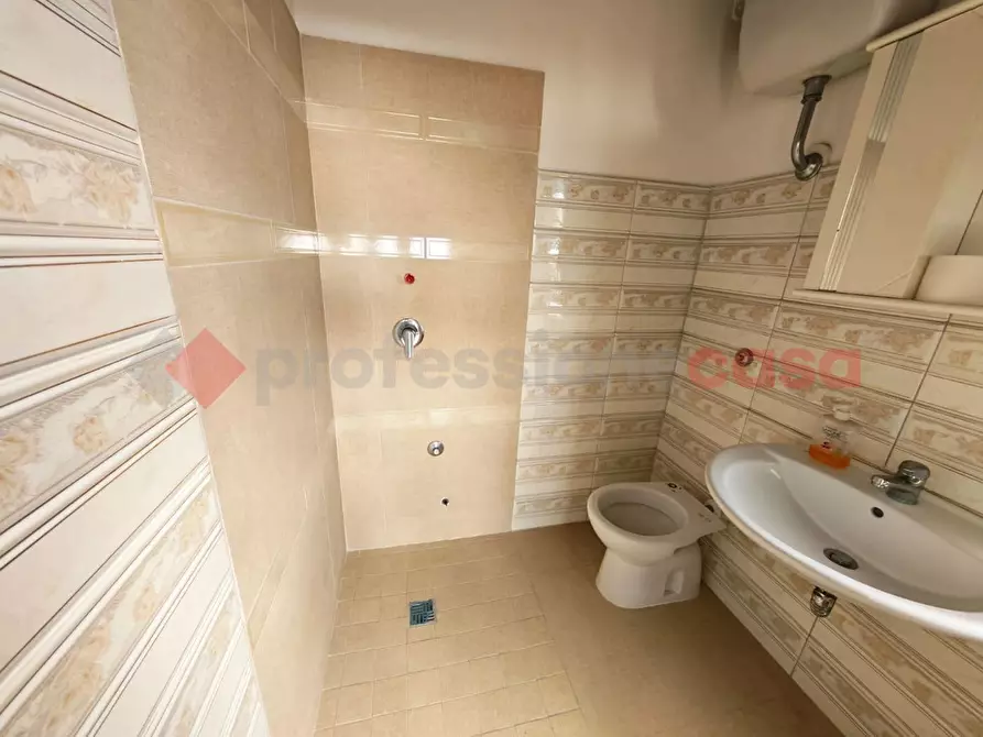 Immagine 36 di Casa indipendente in vendita  in Via bovio, snc a Mondragone