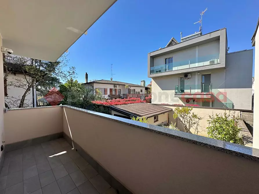 Immagine 26 di Villa in vendita  in Via Delle Robinie a Opera