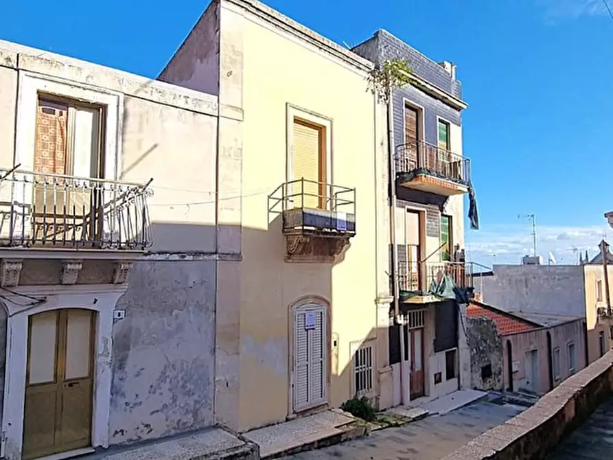 Immagine 1 di Appartamento in vendita  in Via Montebello, 6 a Melilli