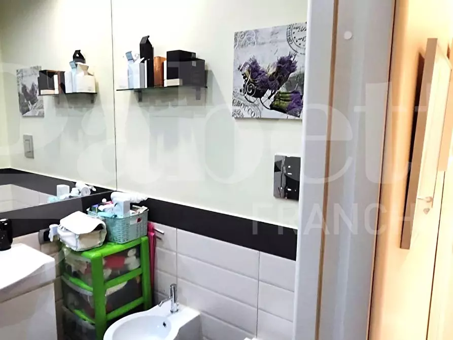 Immagine 16 di Appartamento in vendita  in Via torino a Napoli