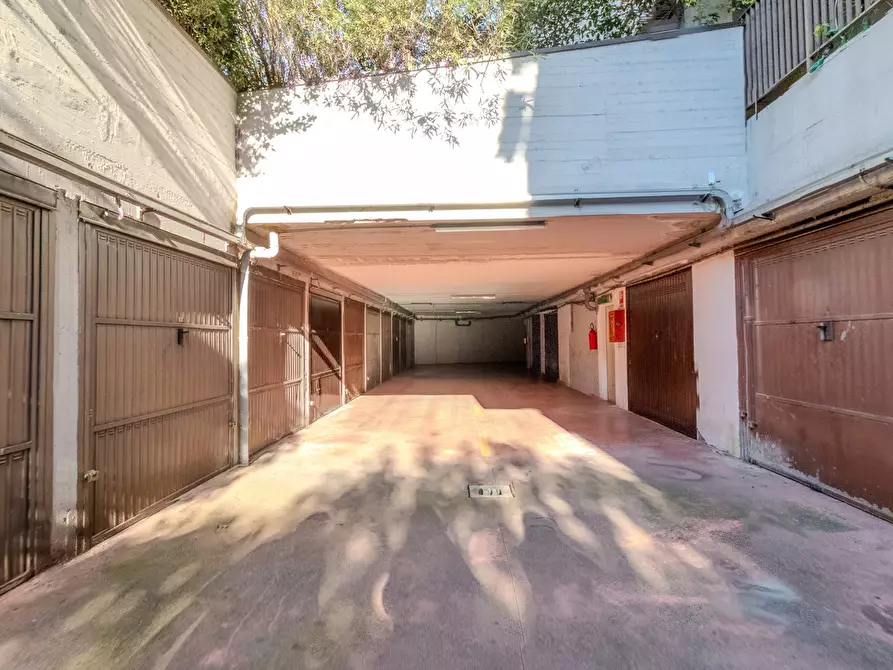 Immagine 15 di Box auto in vendita  in Via San Donato, 46 a Bologna