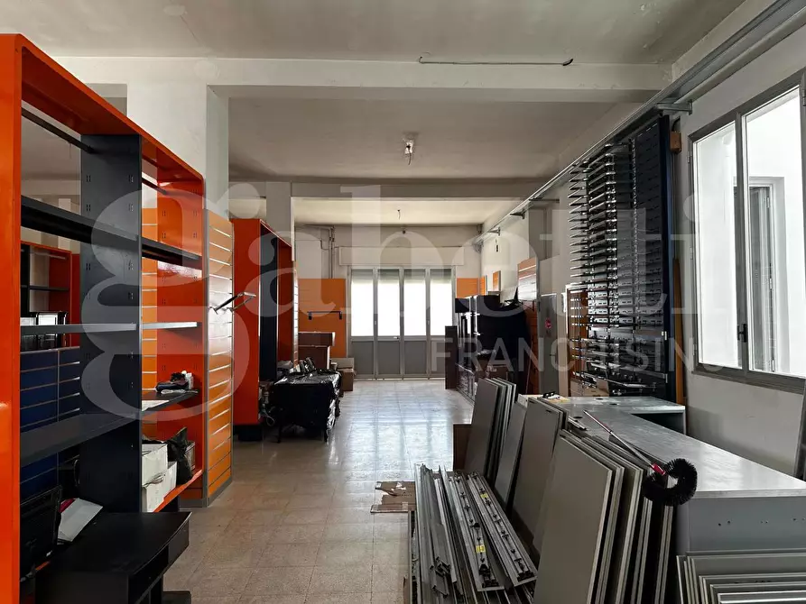 Immagine 11 di Capannone industriale in affitto  in Strada del Carro a Bisceglie