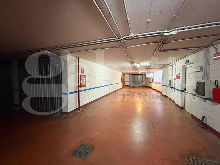 Immagine 10 di Box auto in vendita  in Via Dei Brusati, 45 a Roma